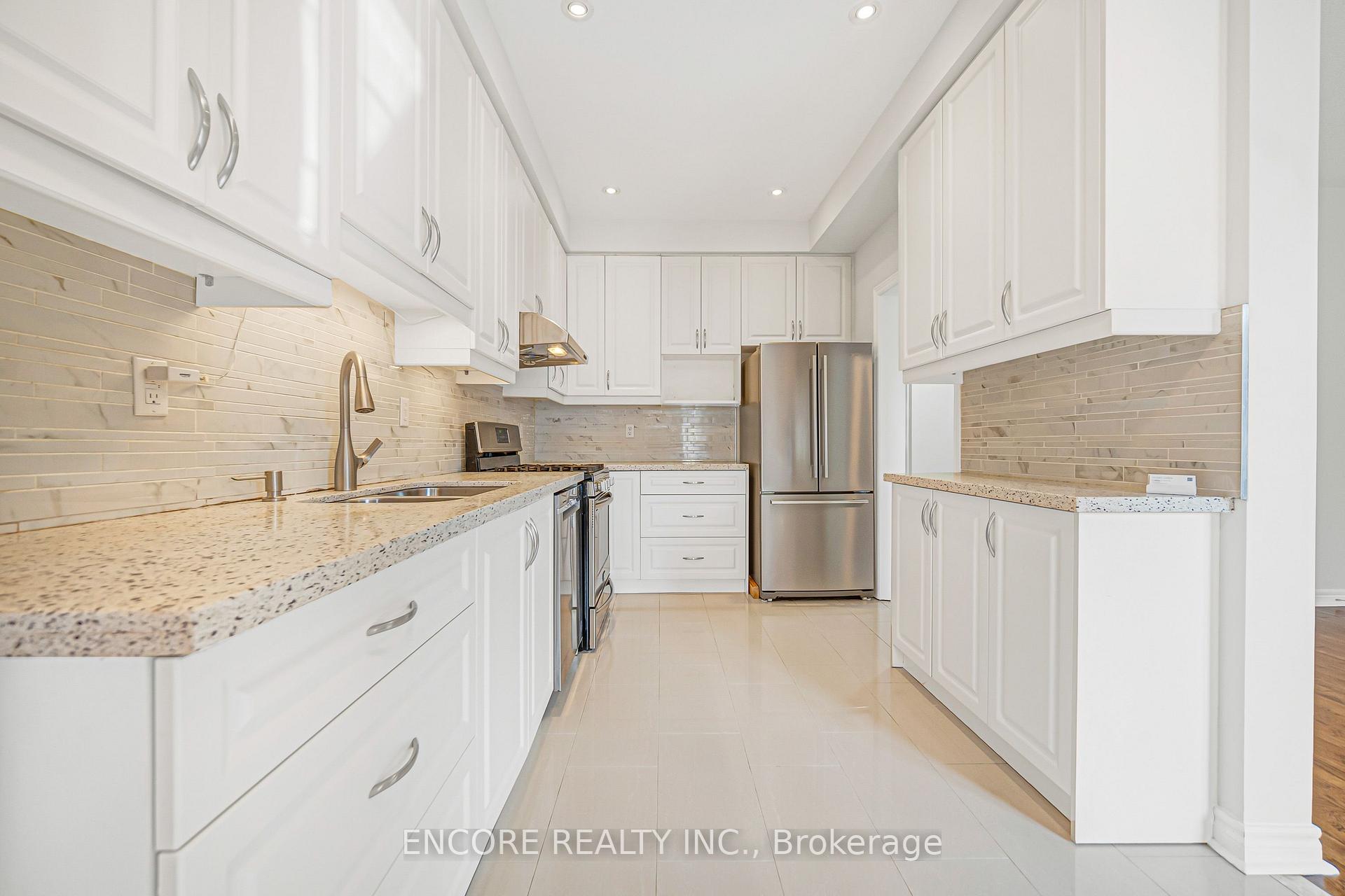 Photo 14 of 34 John Gary Drive, Markham, Village Green-South Unionville — HOMEH