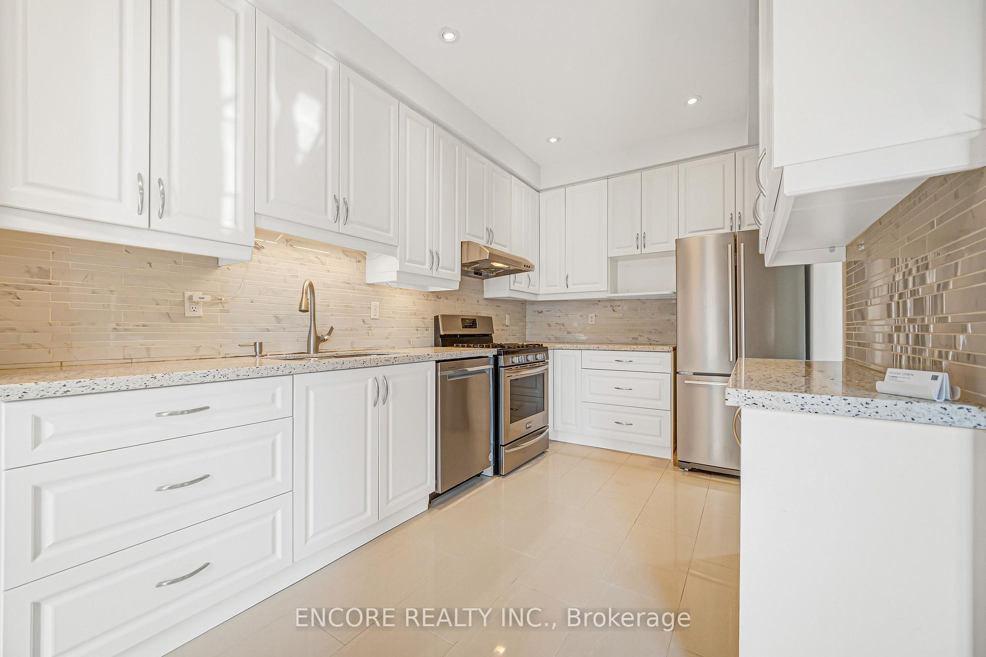 Photo 15 of 34 John Gary Drive, Markham, Village Green-South Unionville — HOMEH