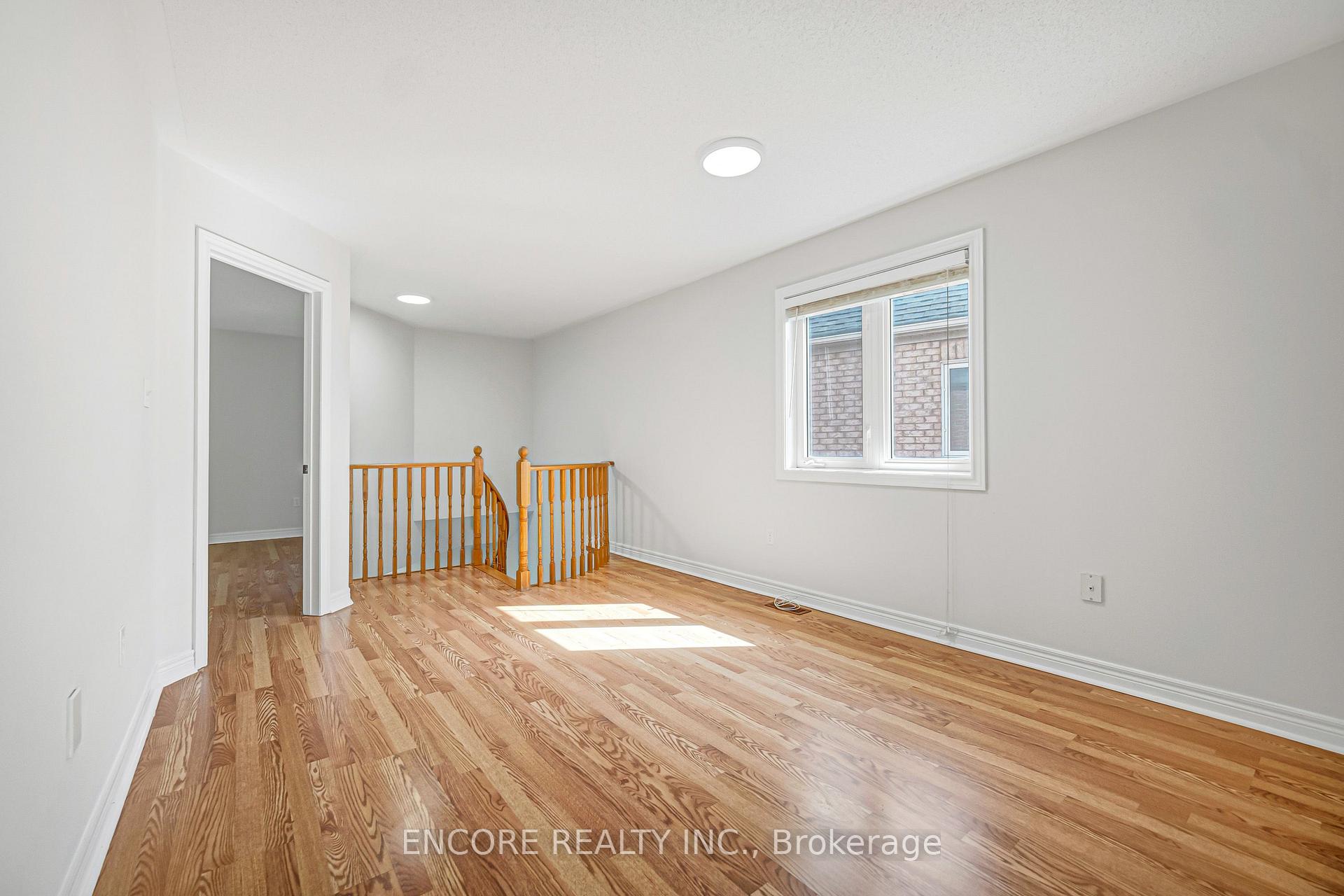 Photo 24 of 34 John Gary Drive, Markham, Village Green-South Unionville — HOMEH