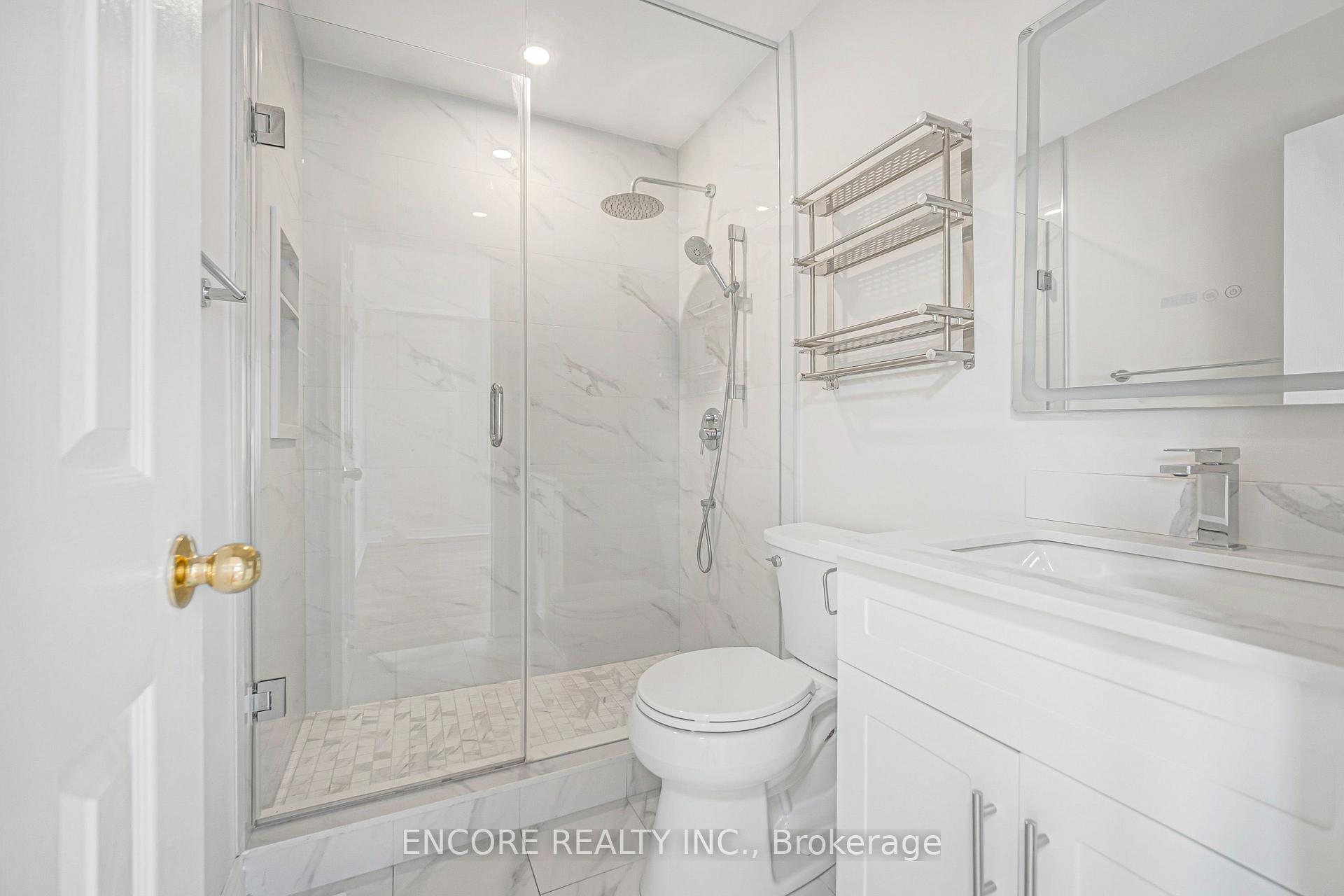 Photo 25 of 34 John Gary Drive, Markham, Village Green-South Unionville — HOMEH