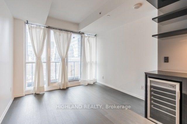 Photo 3 of Unit 1404, 70 Temperance Street, Toronto, Bay Street Corridor — HOMEH
