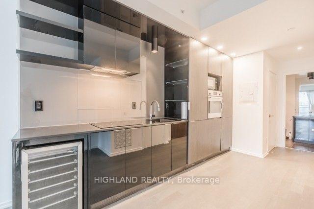 Photo 5 of Unit 1404, 70 Temperance Street, Toronto, Bay Street Corridor — HOMEH