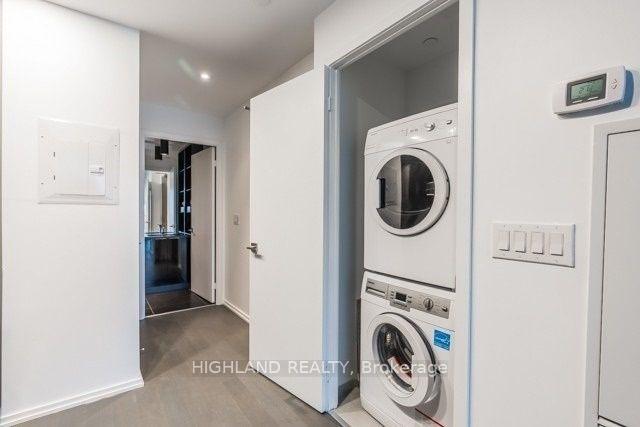 Photo 8 of Unit 1404, 70 Temperance Street, Toronto, Bay Street Corridor — HOMEH