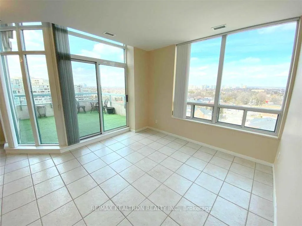 Photo 7 of Unit Ph101, 5 Emerald Lane, Vaughan, Crestwood-Springfarm-Yorkhill — HOMEH