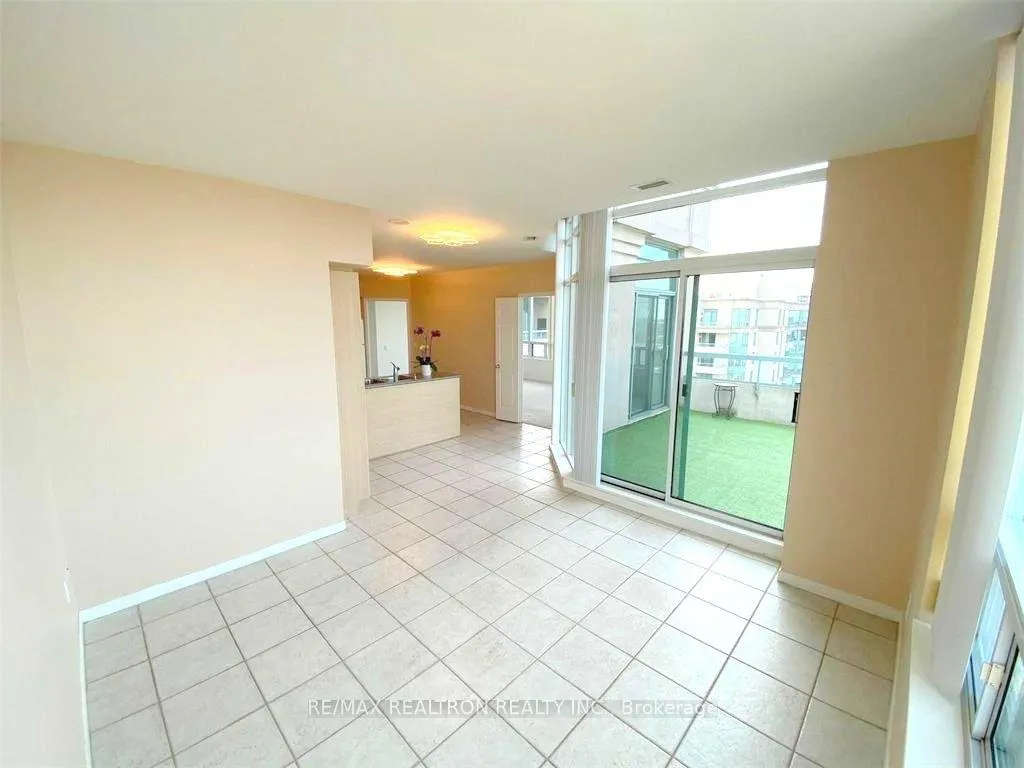 Photo 8 of Unit Ph101, 5 Emerald Lane, Vaughan, Crestwood-Springfarm-Yorkhill — HOMEH