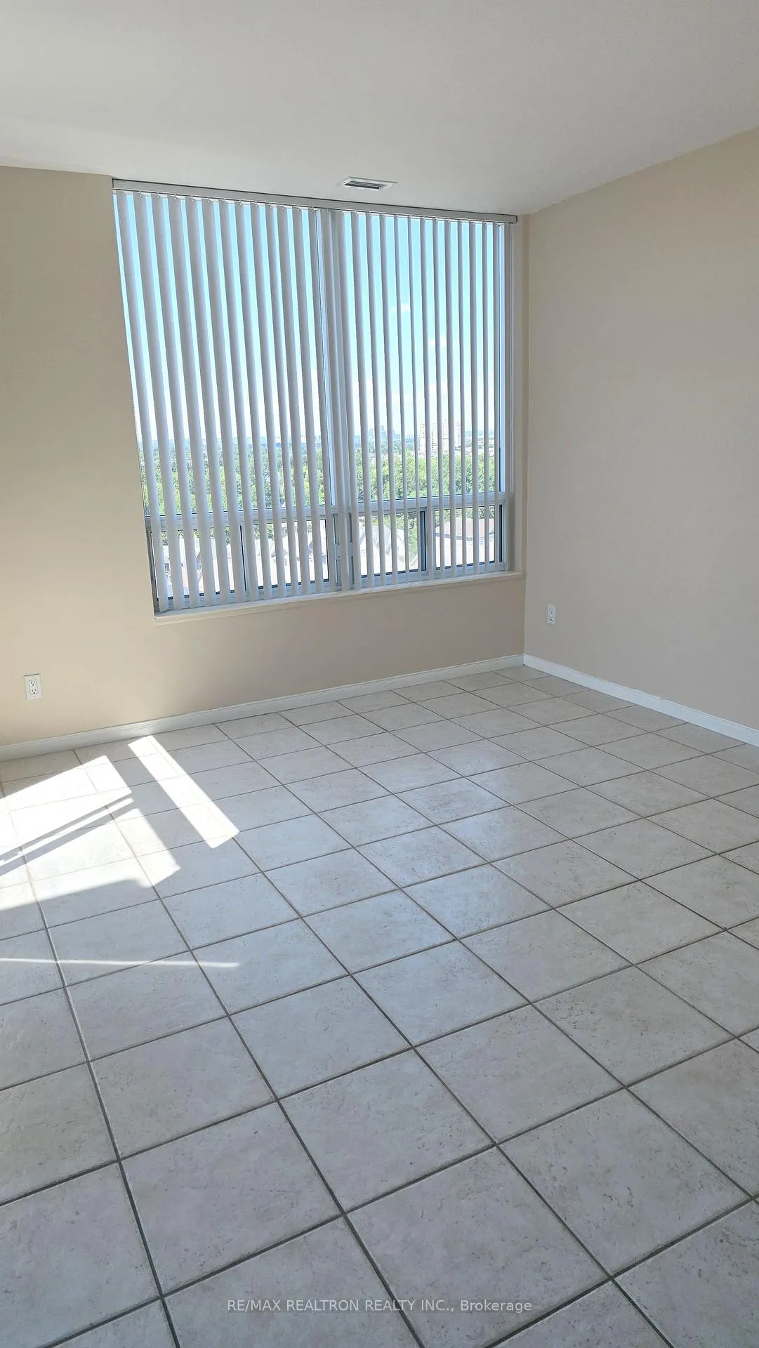 Photo 12 of Unit Ph101, 5 Emerald Lane, Vaughan, Crestwood-Springfarm-Yorkhill — HOMEH