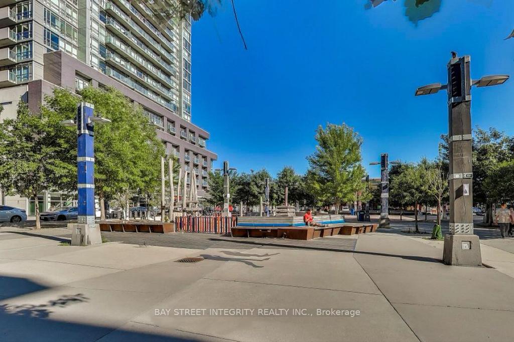 Photo 5 of Unit 602W, 36 Lisgar Street, Toronto, Little Portugal — HOMEH