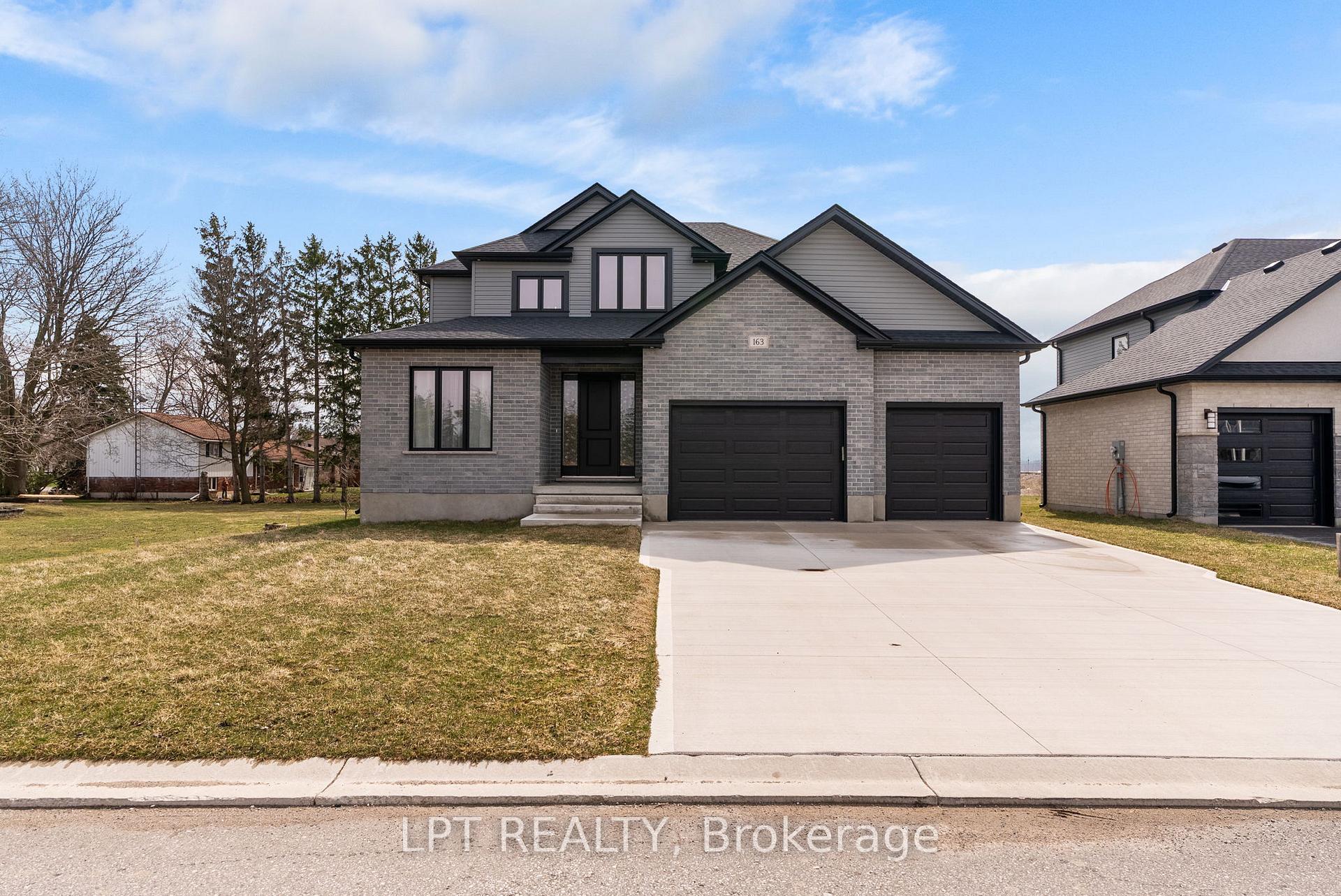 Photo 3 of 163 Mcleod Street, North Middlesex, Parkhill — HOMEH