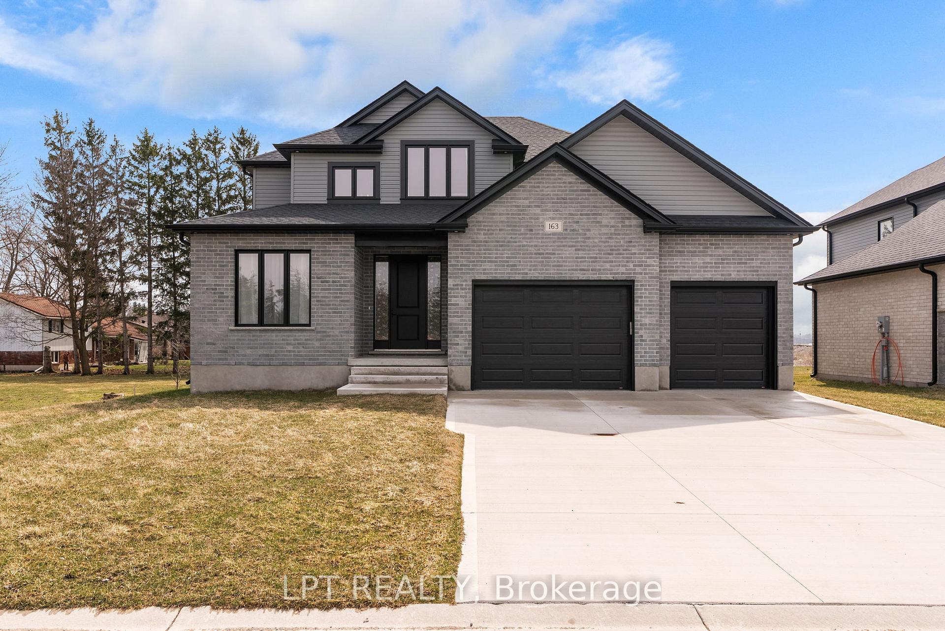 Photo 4 of 163 Mcleod Street, North Middlesex, Parkhill — HOMEH