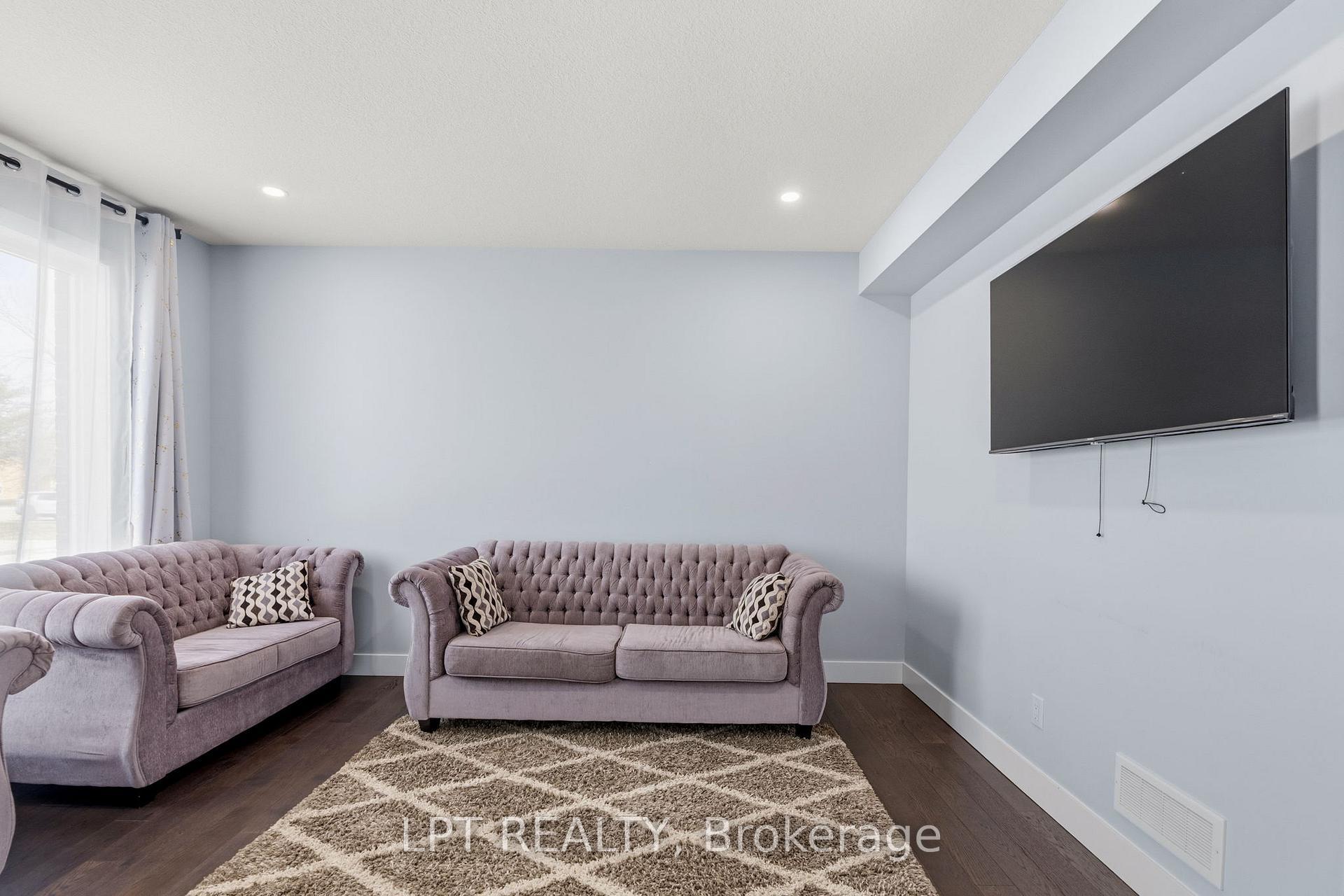 Photo 8 of 163 Mcleod Street, North Middlesex, Parkhill — HOMEH