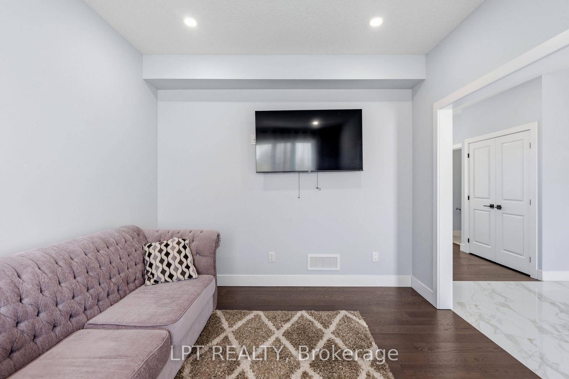 Photo 10 of 163 Mcleod Street, North Middlesex, Parkhill — HOMEH