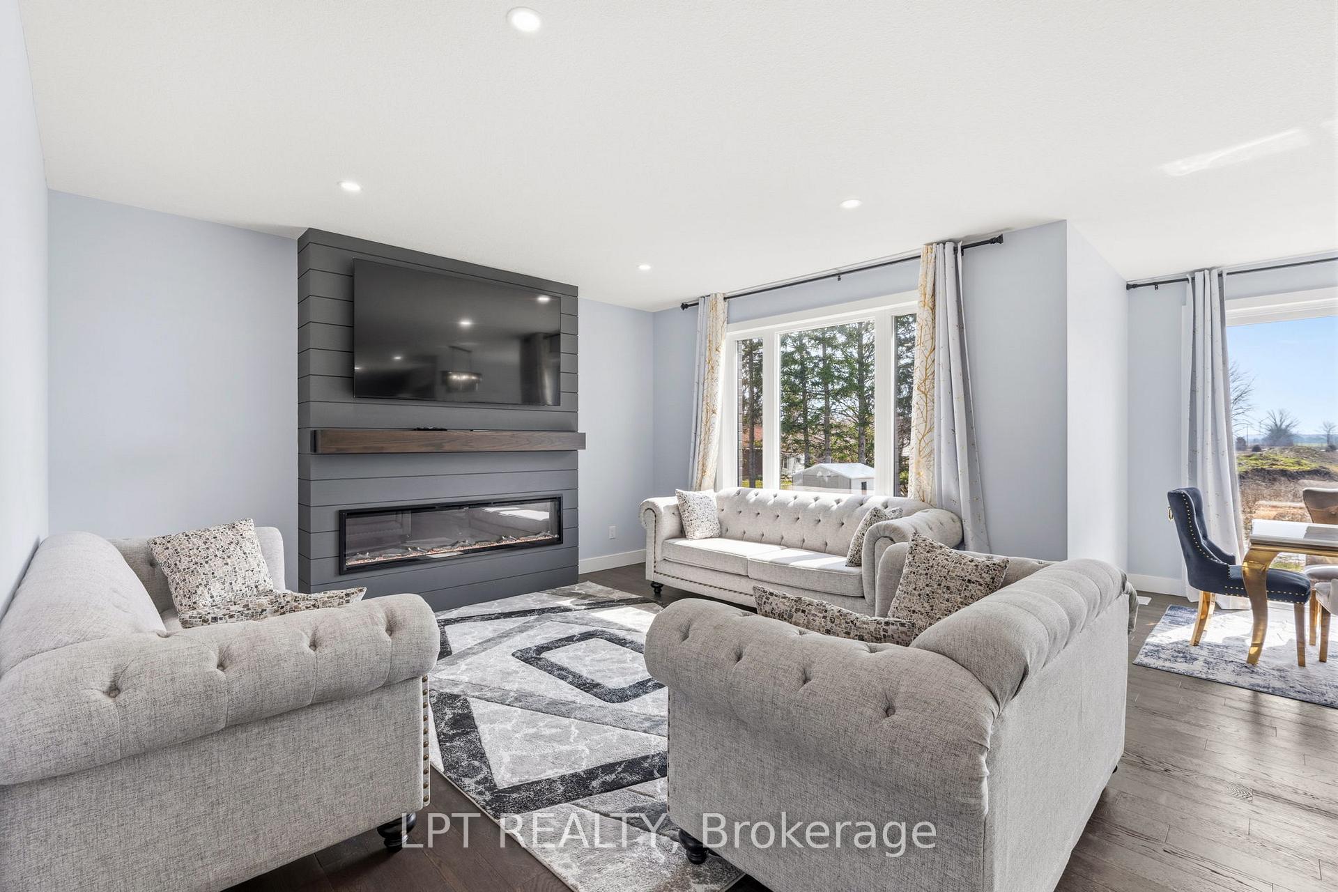 Photo 13 of 163 Mcleod Street, North Middlesex, Parkhill — HOMEH