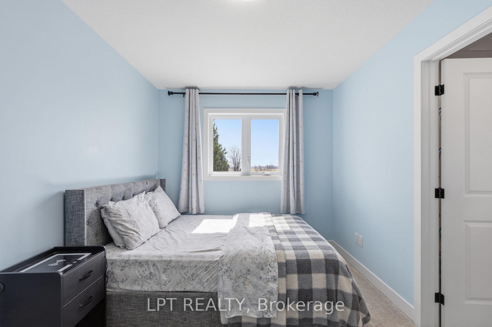 Photo 25 of 163 Mcleod Street, North Middlesex, Parkhill — HOMEH