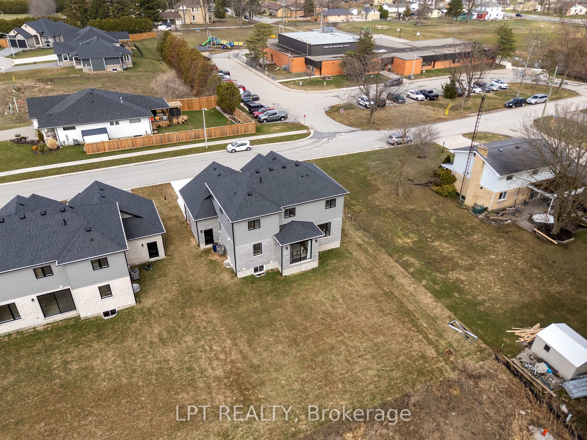 Photo 43 of 163 Mcleod Street, North Middlesex, Parkhill — HOMEH