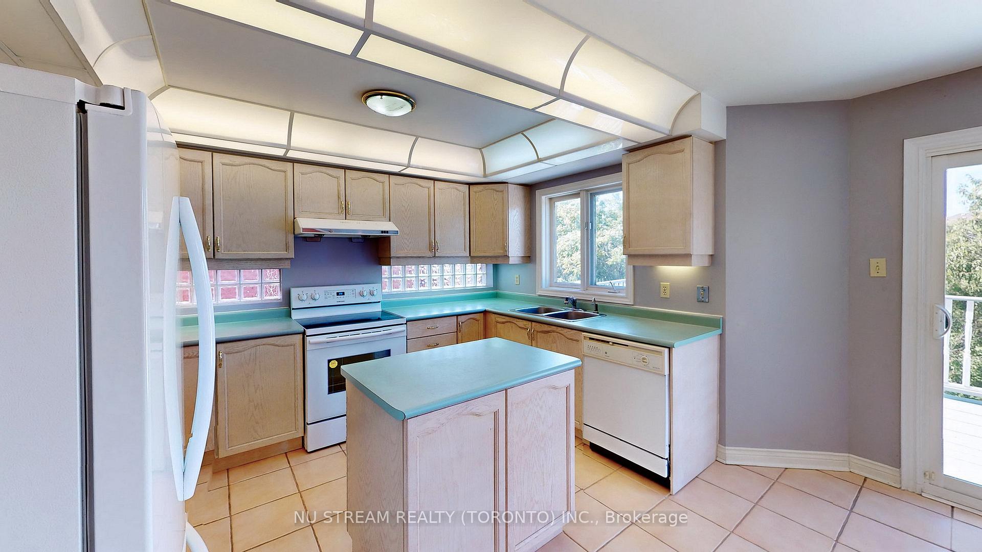 Photo 9 of 1337 Daniel Creek Road, Mississauga, East Credit — HOMEH