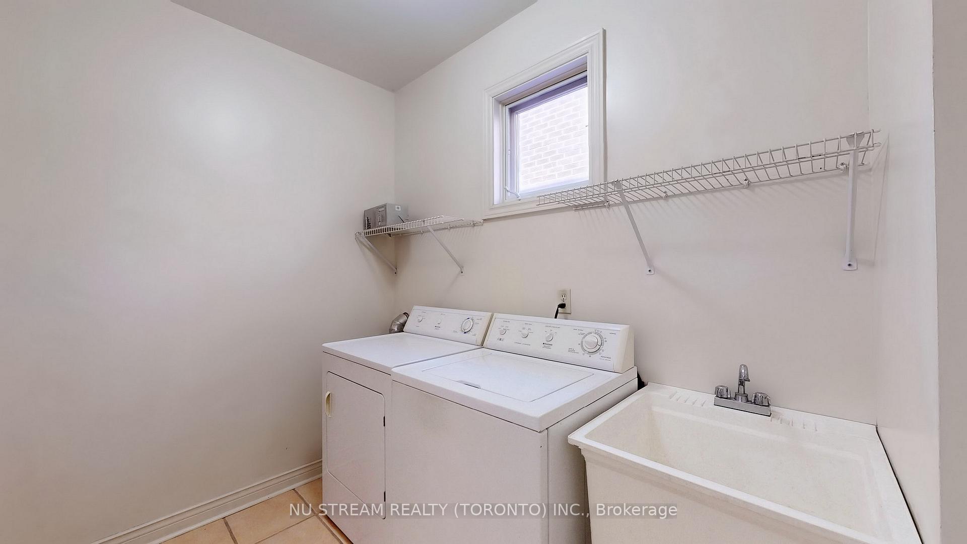 Photo 13 of 1337 Daniel Creek Road, Mississauga, East Credit — HOMEH
