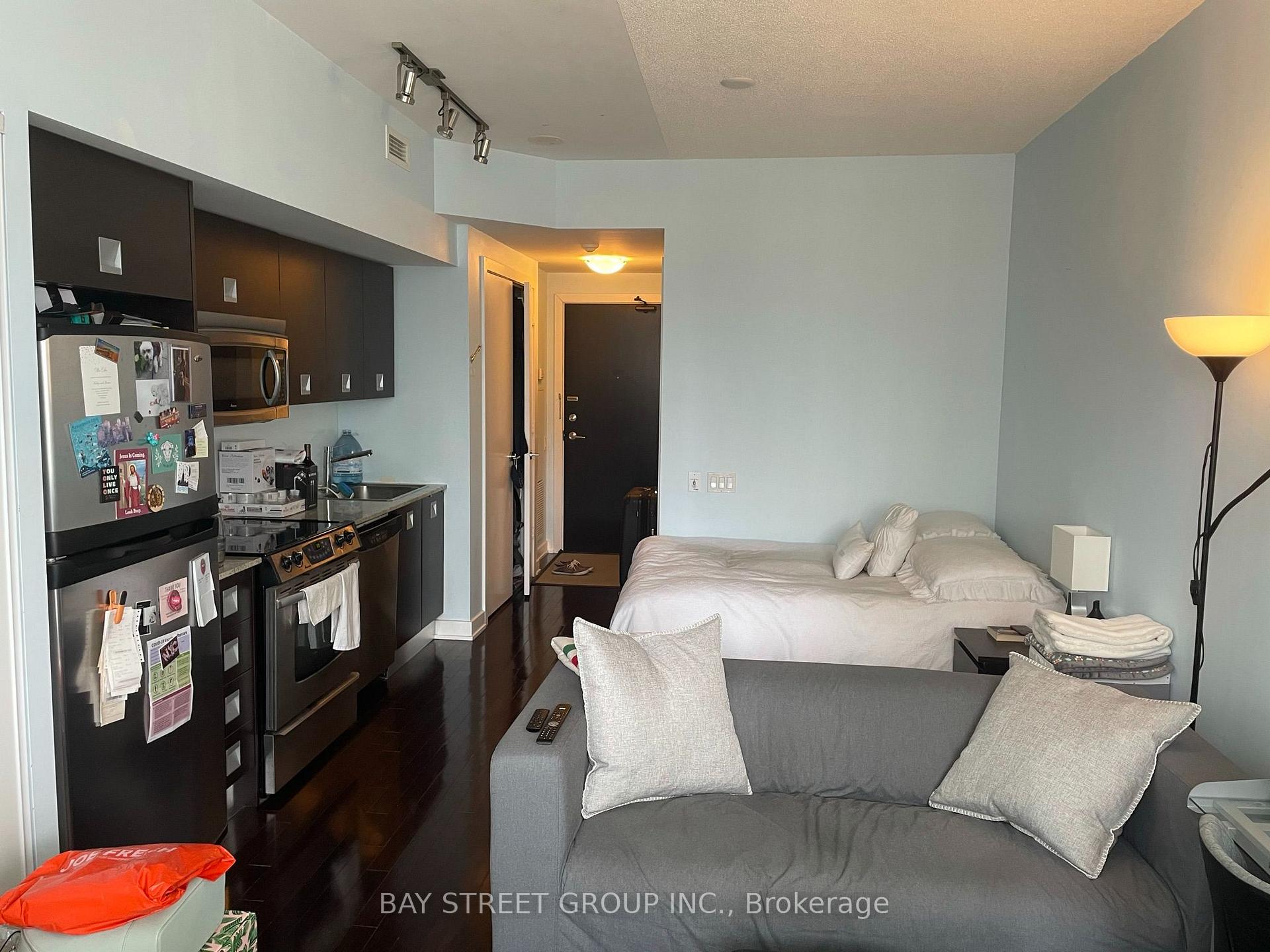 Photo 4 of Unit 1910, 33 Charles Street E, Toronto, Church-Yonge Corridor — HOMEH
