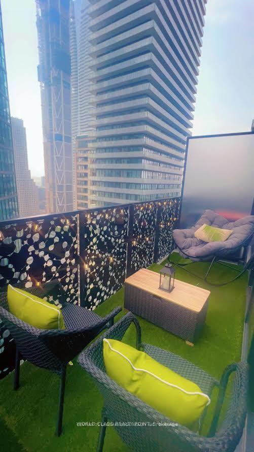 Photo 13 of Unit 2909, 55 Charles Street E, Toronto, Church-Yonge Corridor — HOMEH