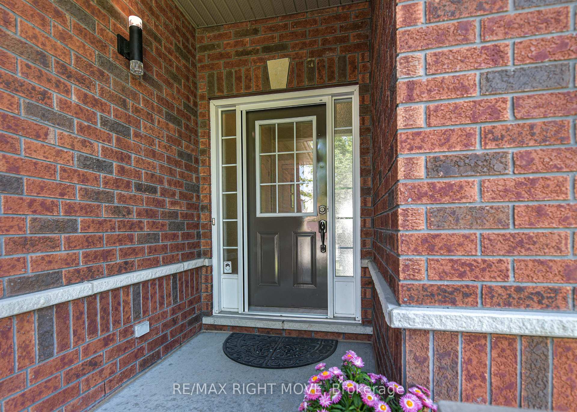 Photo 4 of 97 Atlantis Drive, Orillia — HOMEH