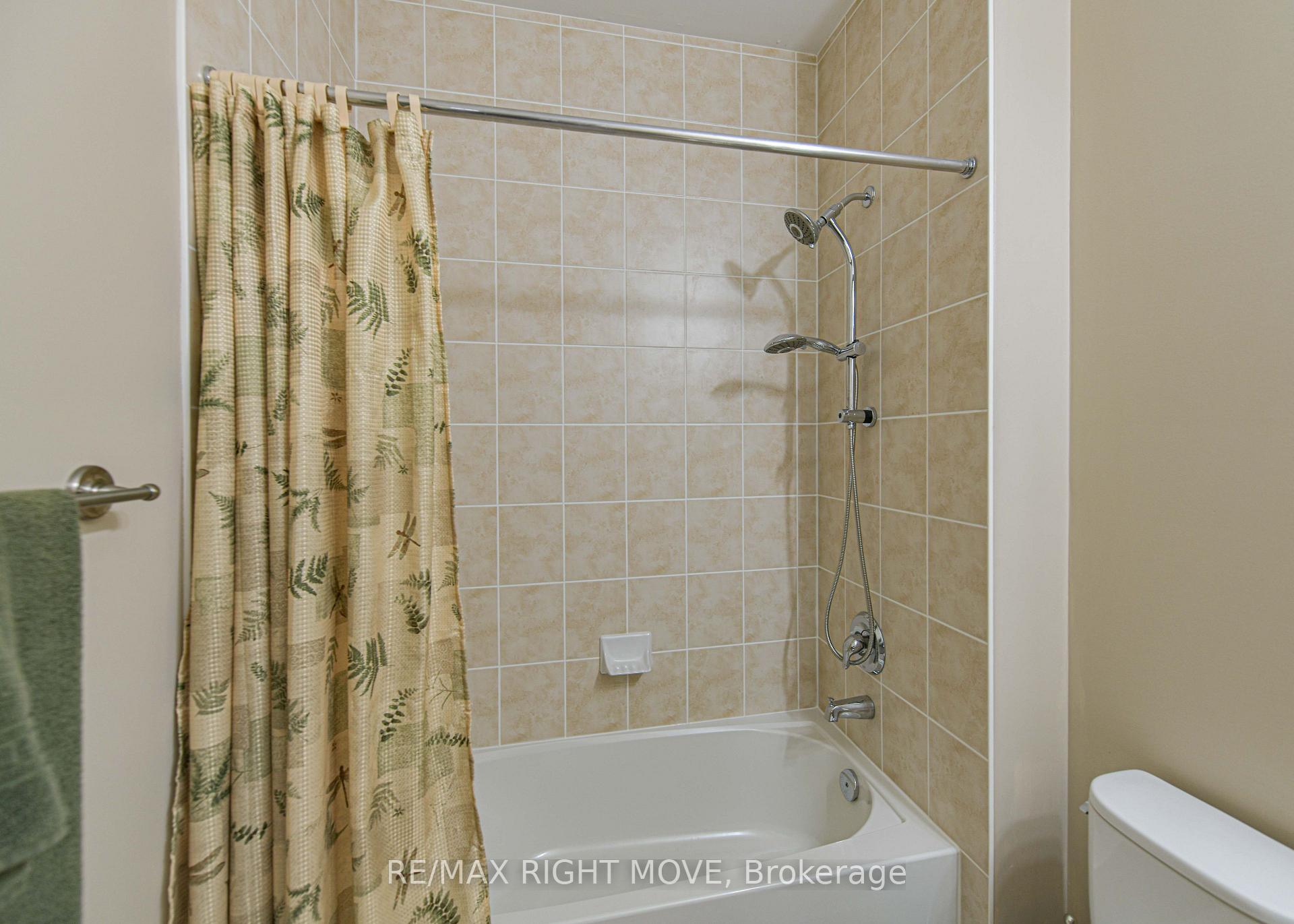 Photo 32 of 97 Atlantis Drive, Orillia — HOMEH