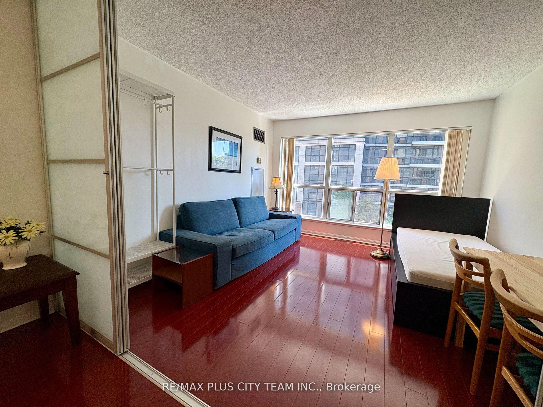 Photo 2 of Unit 401, 7 Carlton Street, Toronto, Church-Yonge Corridor — HOMEH