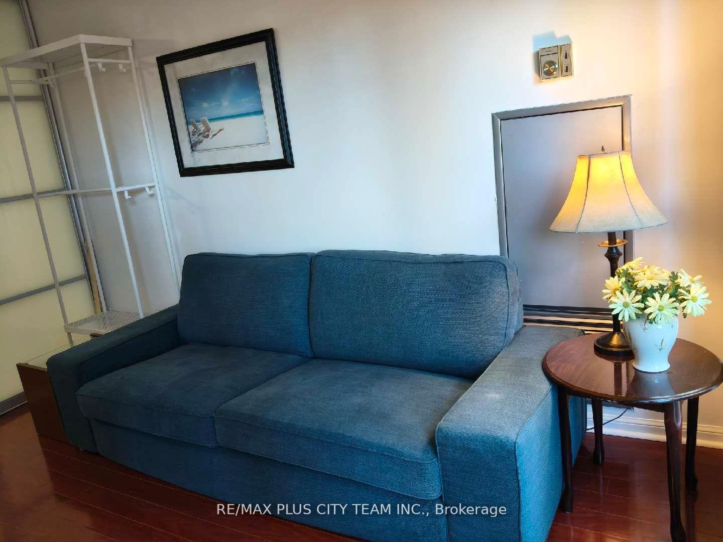 Photo 5 of Unit 401, 7 Carlton Street, Toronto, Church-Yonge Corridor — HOMEH