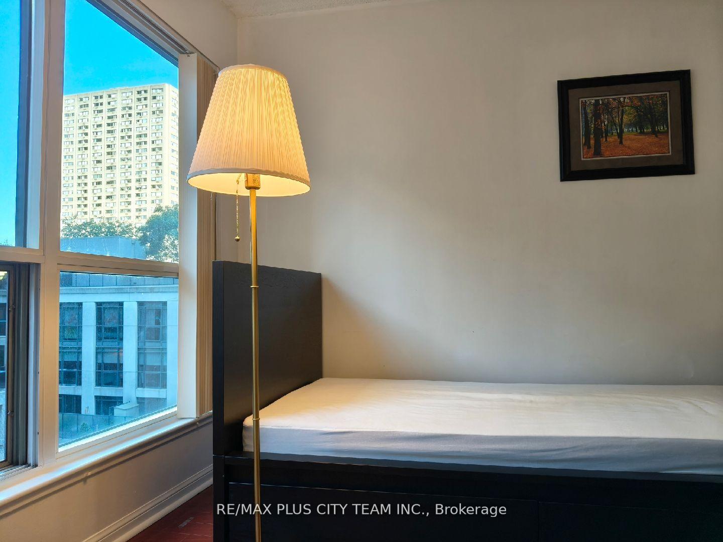 Photo 6 of Unit 401, 7 Carlton Street, Toronto, Church-Yonge Corridor — HOMEH