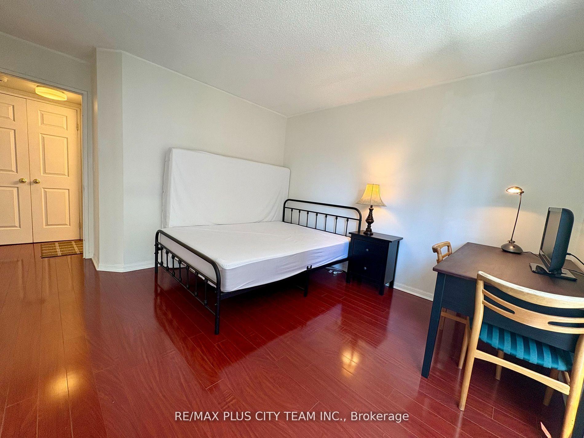 Photo 8 of Unit 401, 7 Carlton Street, Toronto, Church-Yonge Corridor — HOMEH