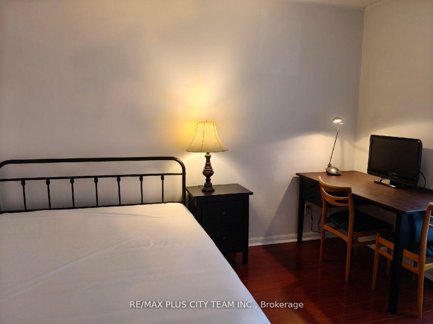 Photo 10 of Unit 401, 7 Carlton Street, Toronto, Church-Yonge Corridor — HOMEH