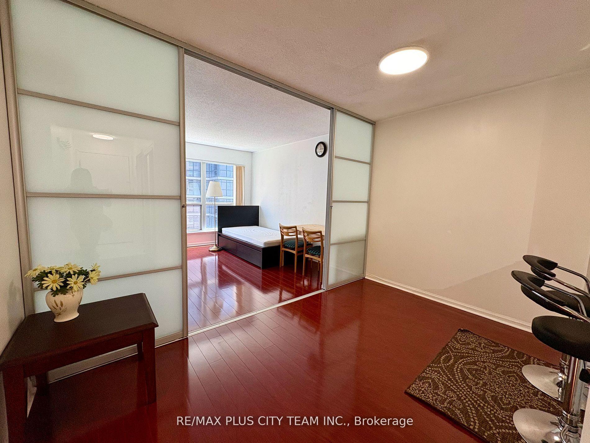 Photo 11 of Unit 401, 7 Carlton Street, Toronto, Church-Yonge Corridor — HOMEH