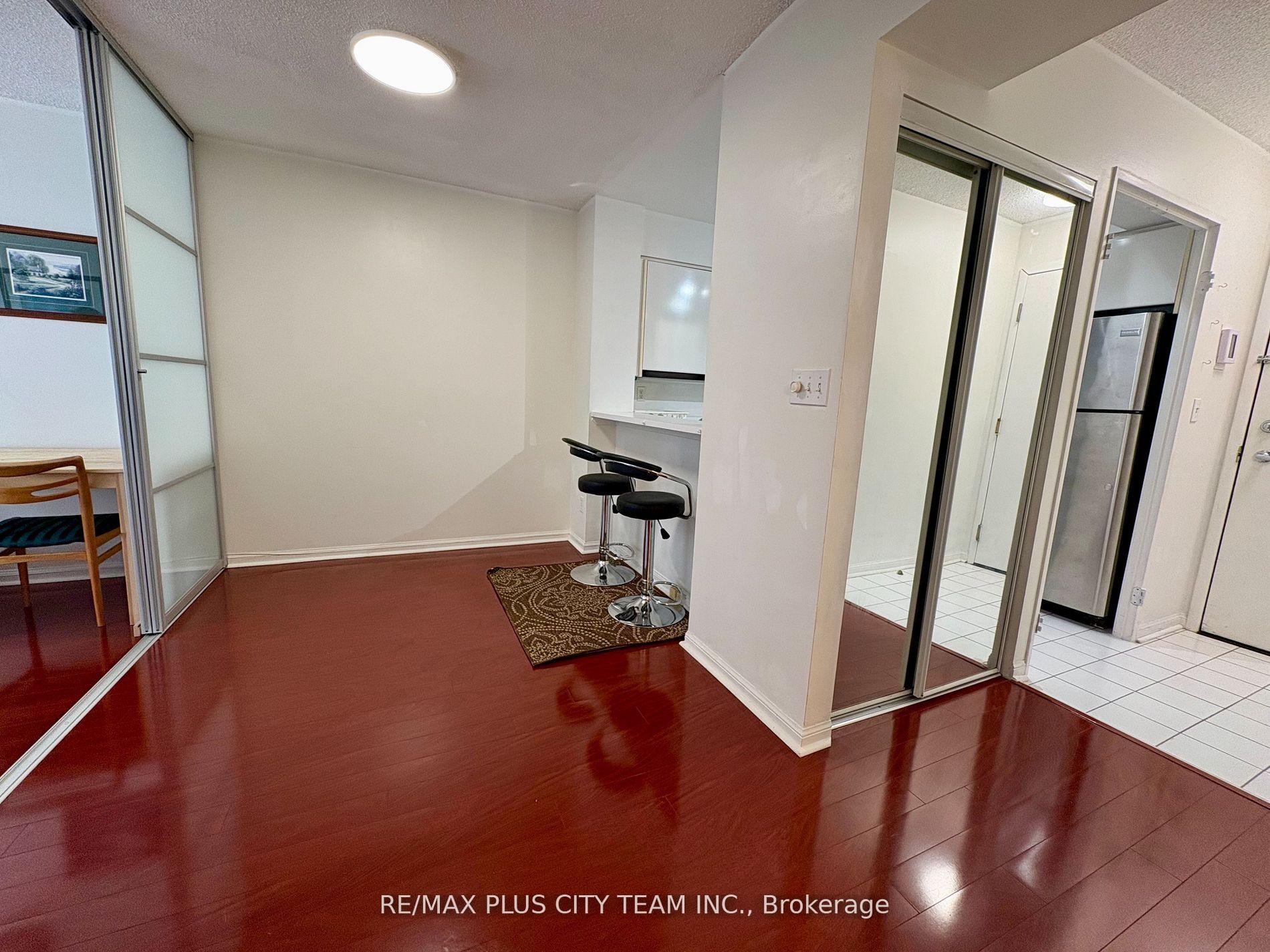 Photo 12 of Unit 401, 7 Carlton Street, Toronto, Church-Yonge Corridor — HOMEH