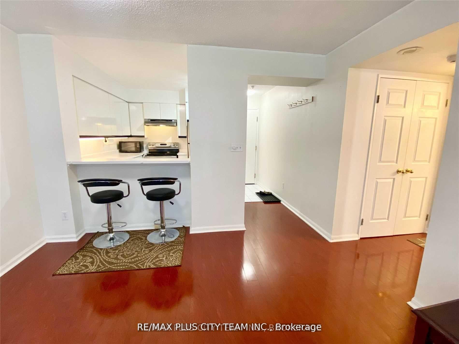 Photo 14 of Unit 401, 7 Carlton Street, Toronto, Church-Yonge Corridor — HOMEH