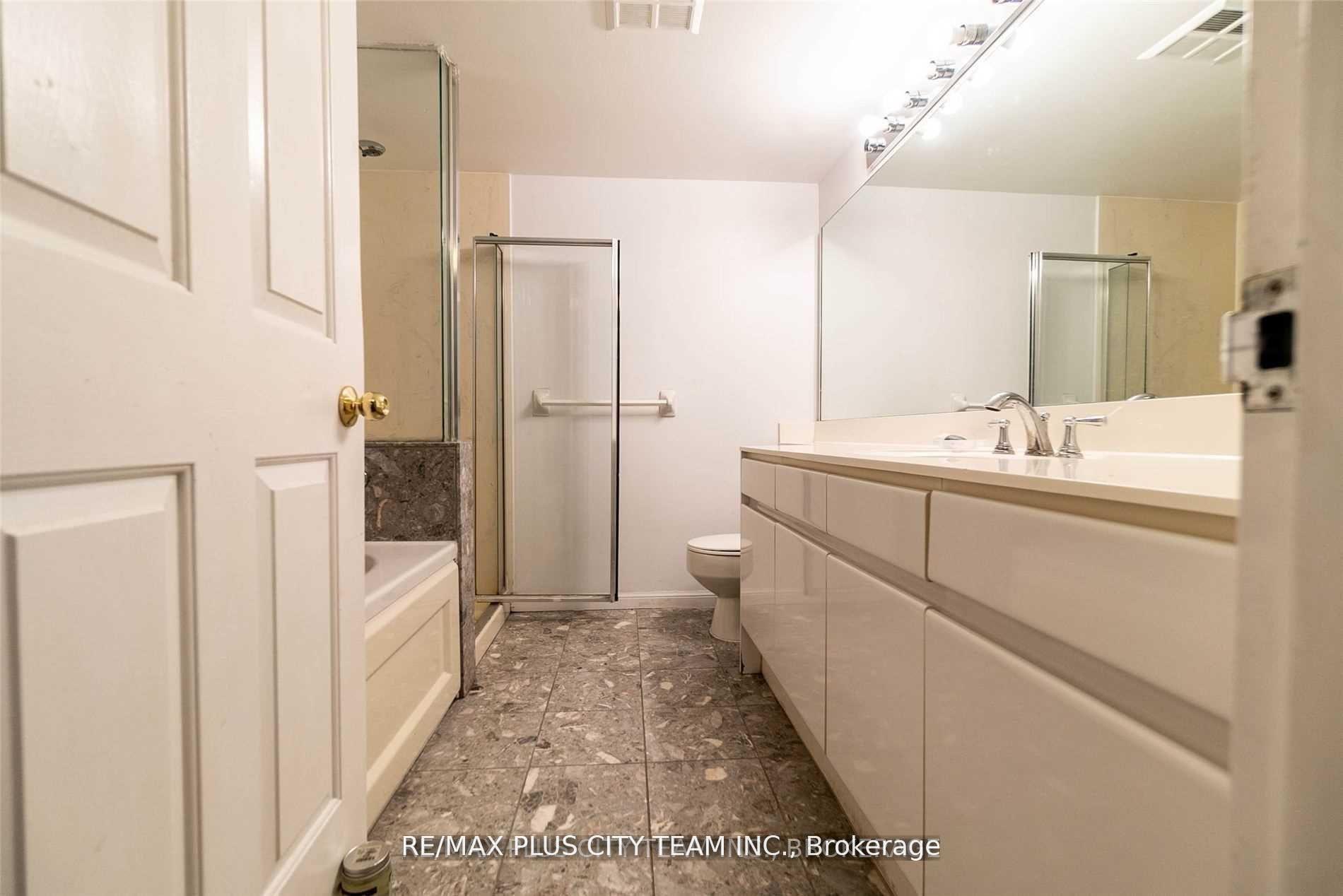 Photo 21 of Unit 401, 7 Carlton Street, Toronto, Church-Yonge Corridor — HOMEH