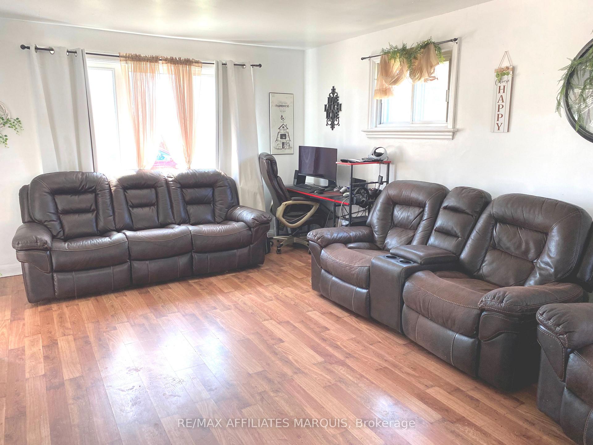 Photo 18 of 33 Mary Street, Smiths Falls, Smiths Falls — HOMEH