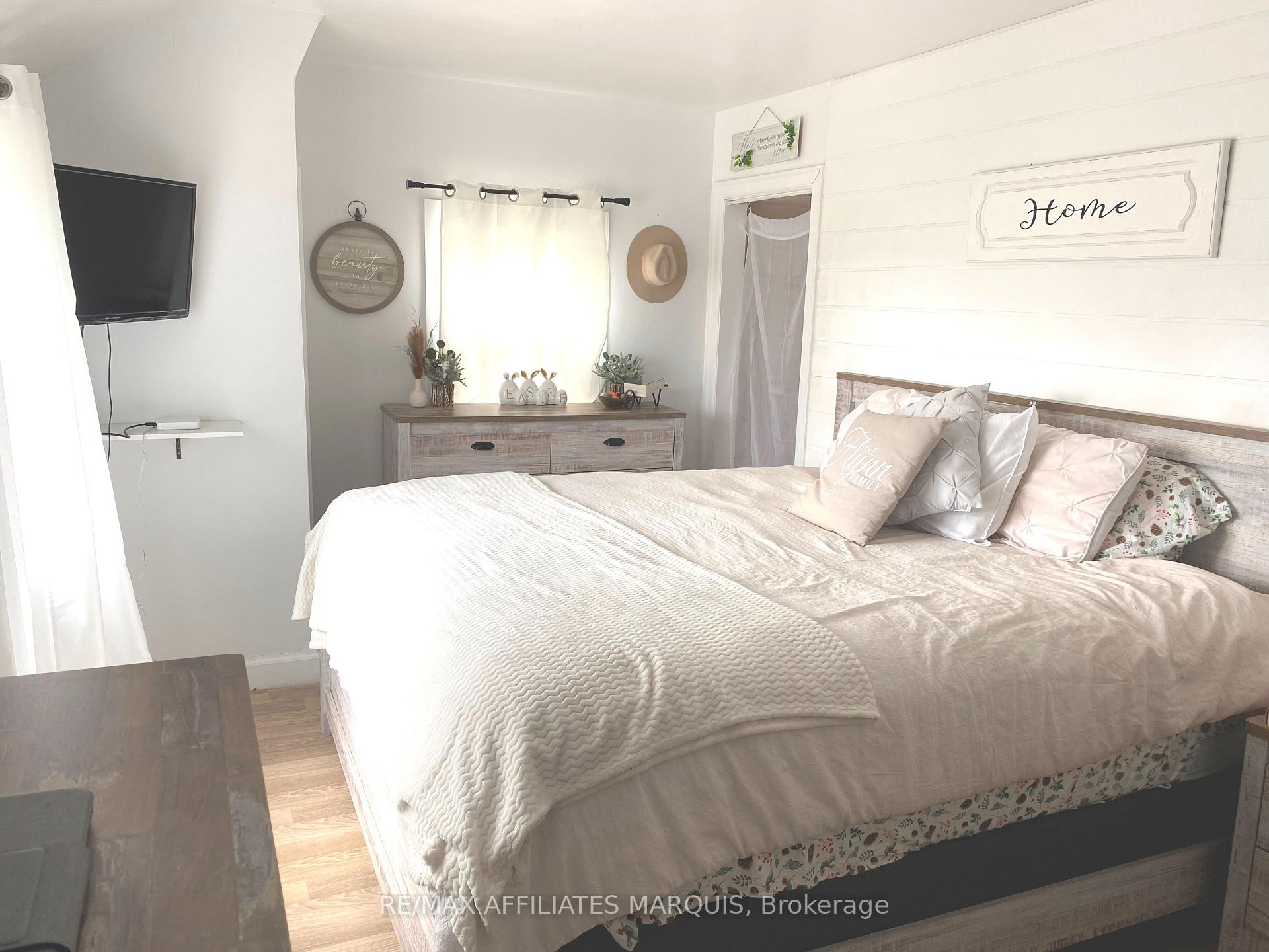 Photo 31 of 33 Mary Street, Smiths Falls, Smiths Falls — HOMEH