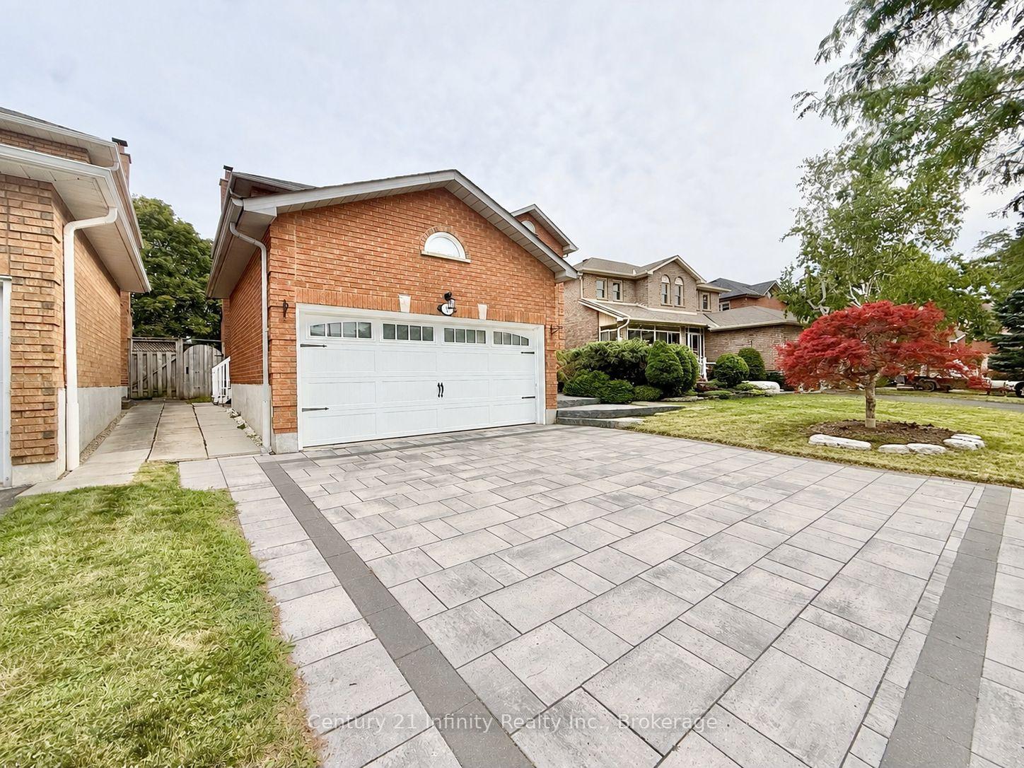 Photo 1 of 11 Meadowglen Drive, Whitby, Pringle Creek — HOMEH