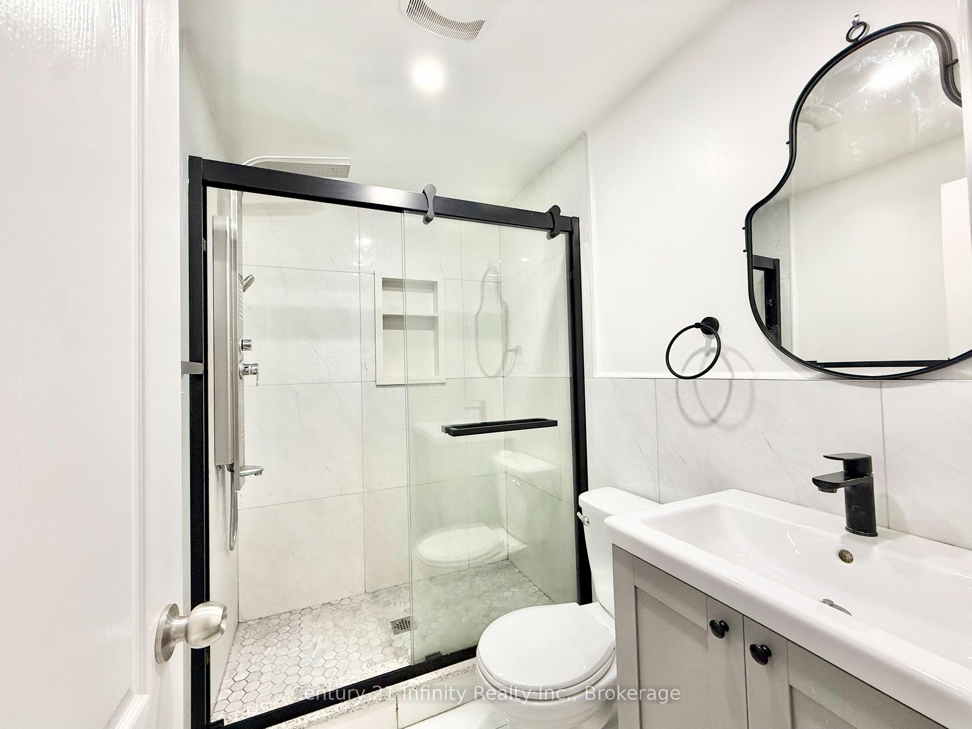 Photo 6 of 11 Meadowglen Drive, Whitby, Pringle Creek — HOMEH