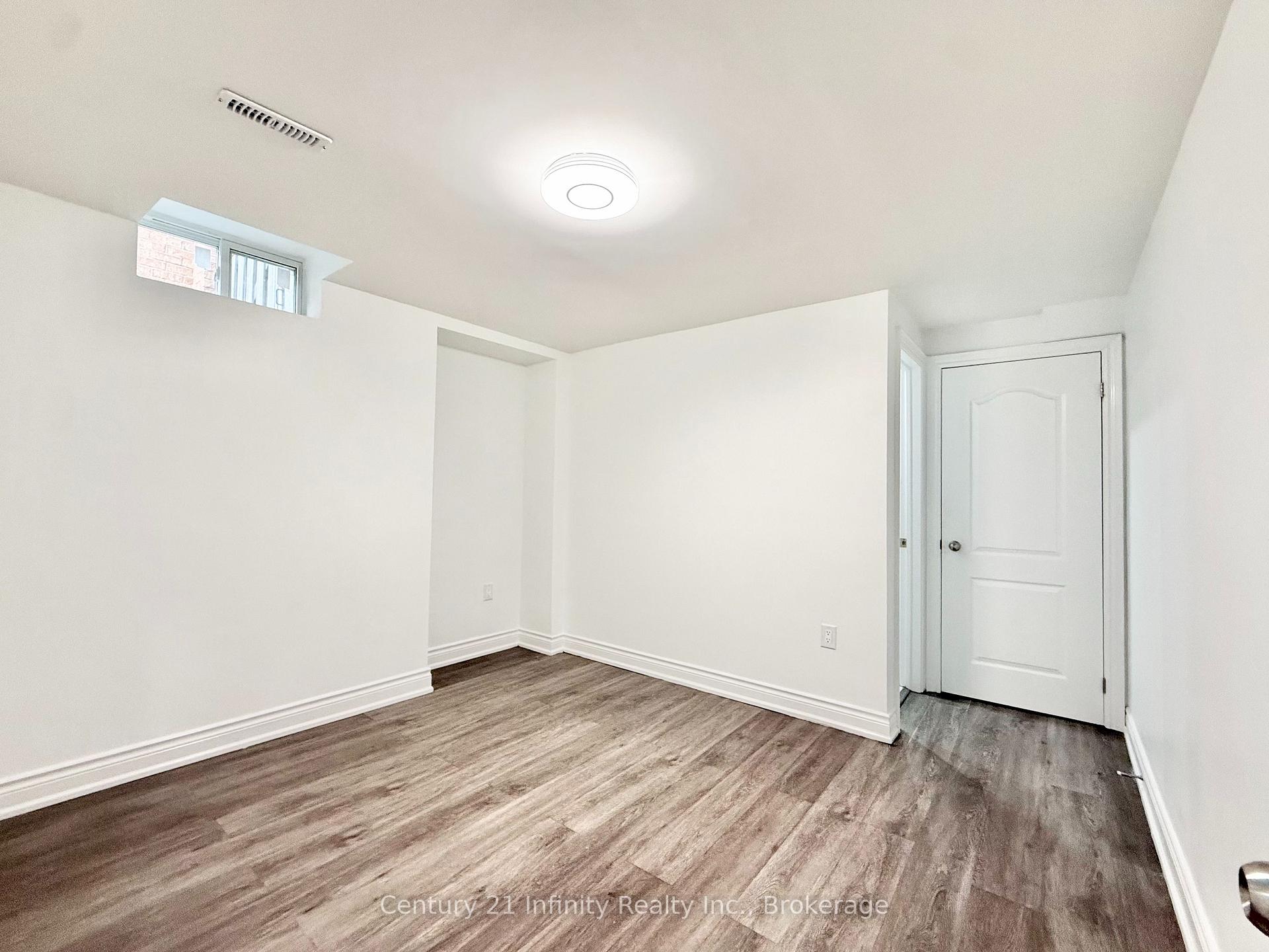 Photo 7 of 11 Meadowglen Drive, Whitby, Pringle Creek — HOMEH