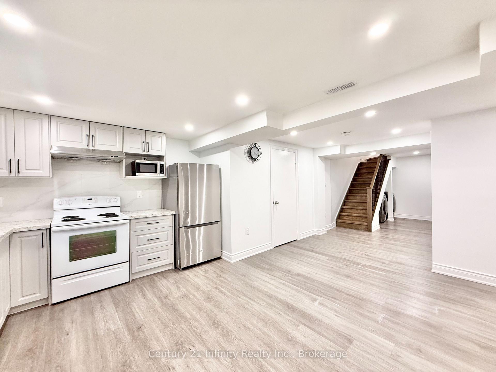 Photo 15 of 11 Meadowglen Drive, Whitby, Pringle Creek — HOMEH