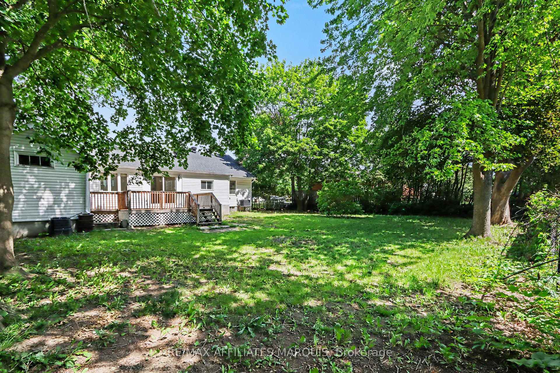 Photo 4 of 6036 Perth Street, Ottawa, Richmond — HOMEH