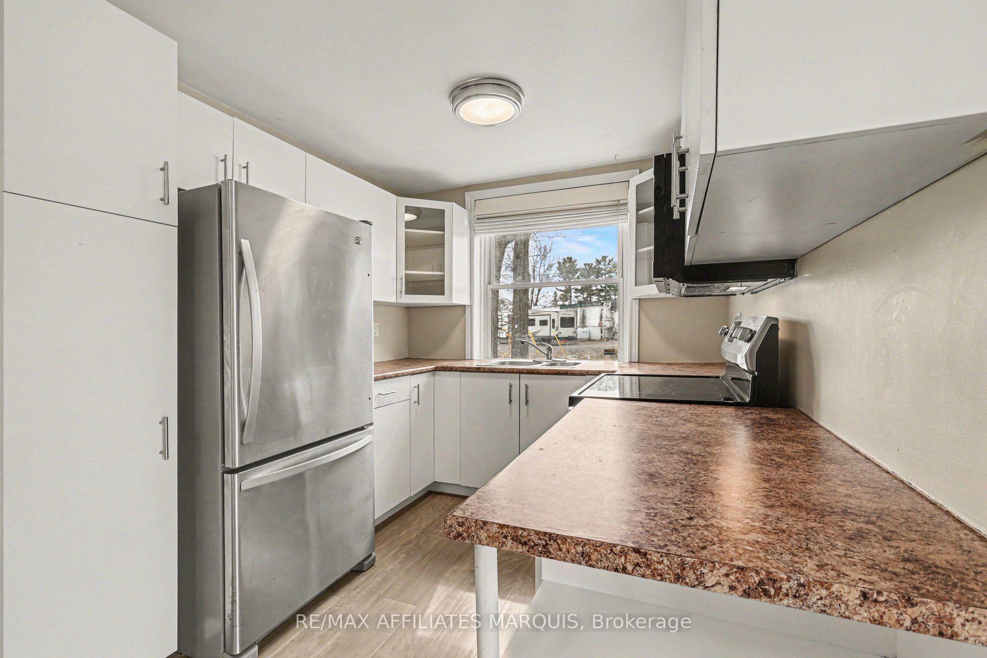 Photo 10 of 6036 Perth Street, Ottawa, Richmond — HOMEH