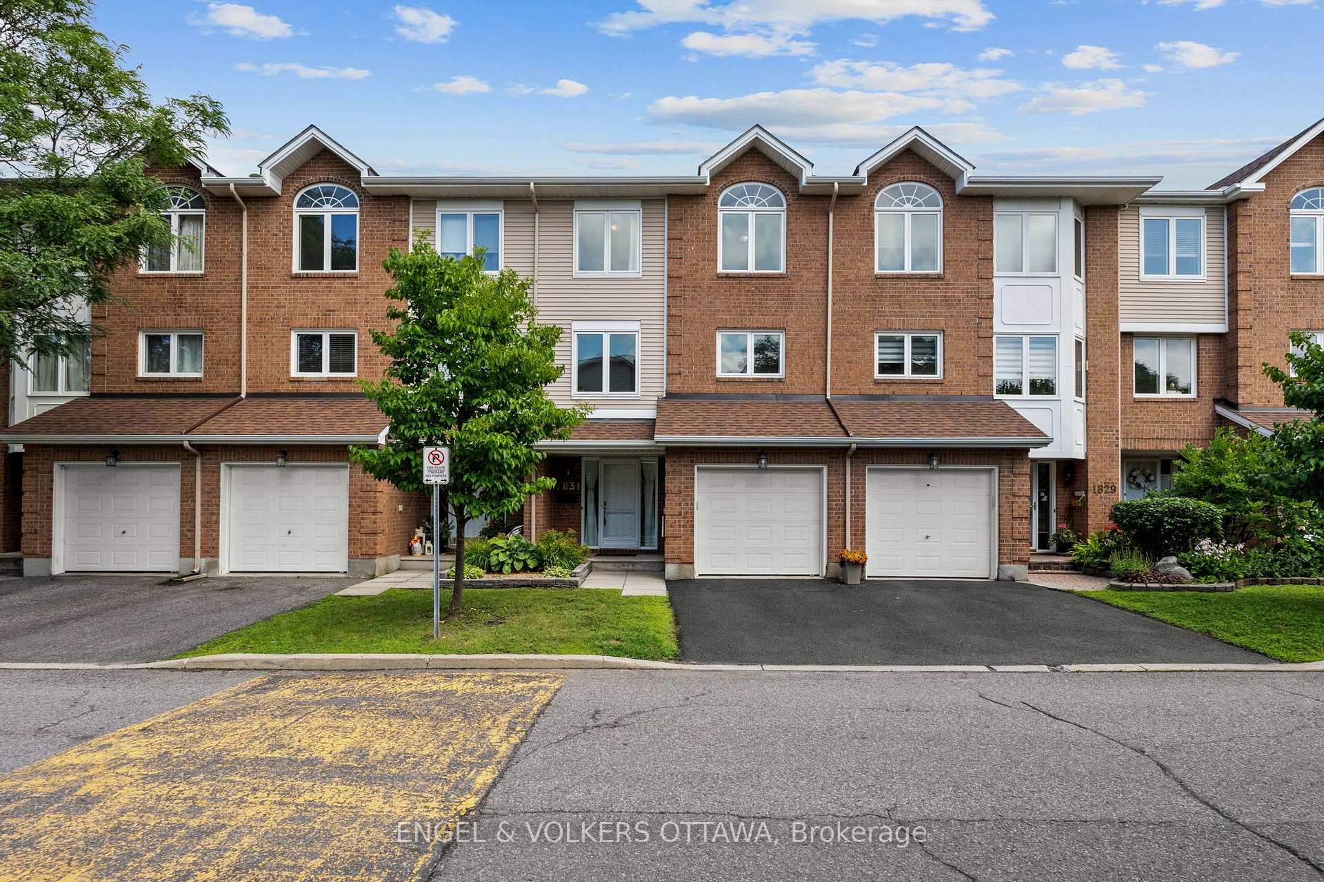 Front of Unit 71, 1831 Summerfields Crescent