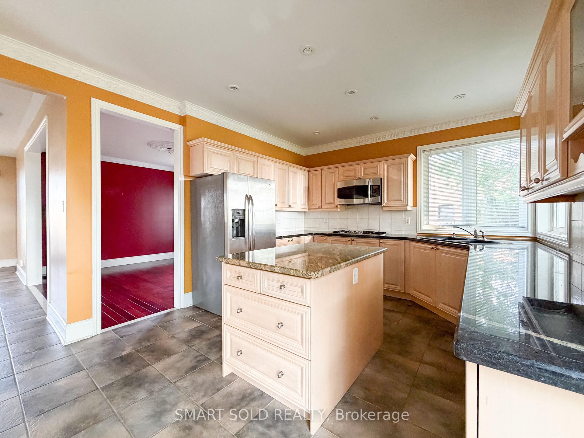 Photo 7 of 704 Foxcroft Boulevard, Newmarket, Stonehaven-Wyndham — HOMEH