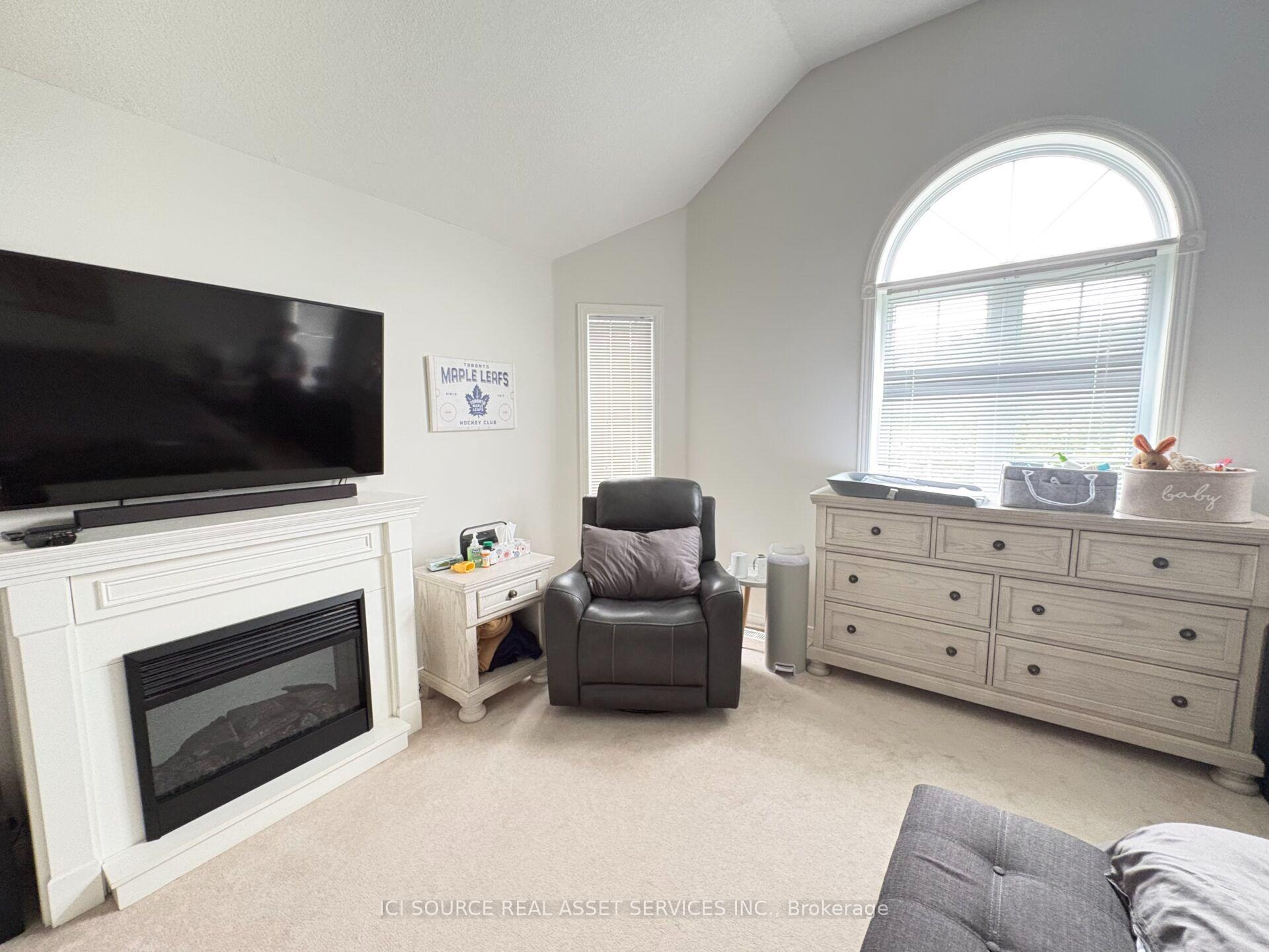 Photo 15 of 2 Woodcrest Court, Kitchener, Doon South — HOMEH