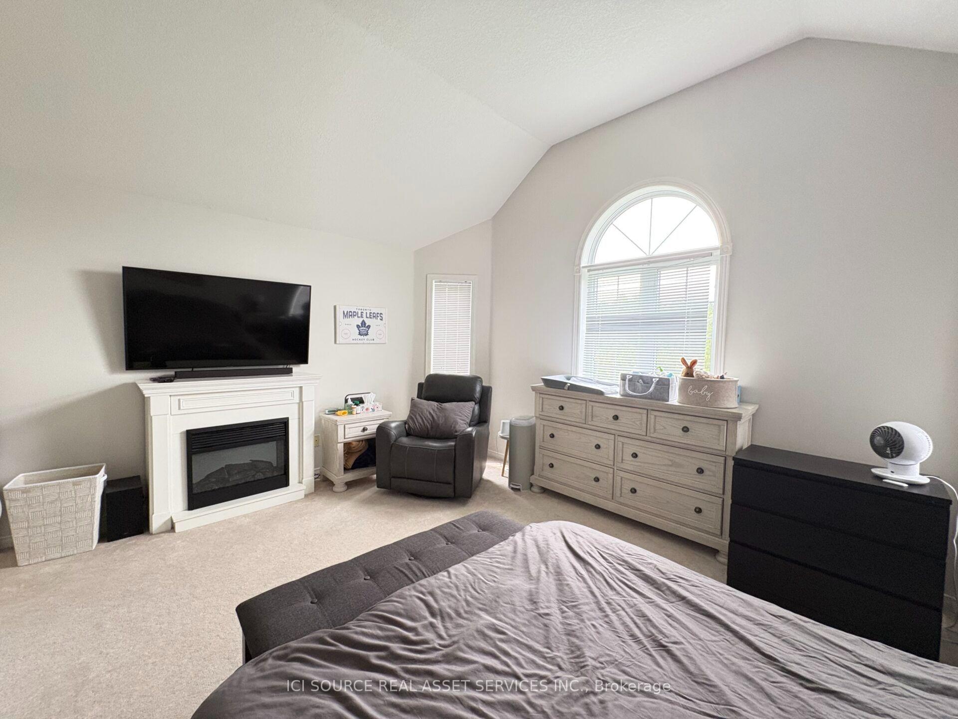 Photo 16 of 2 Woodcrest Court, Kitchener, Doon South — HOMEH
