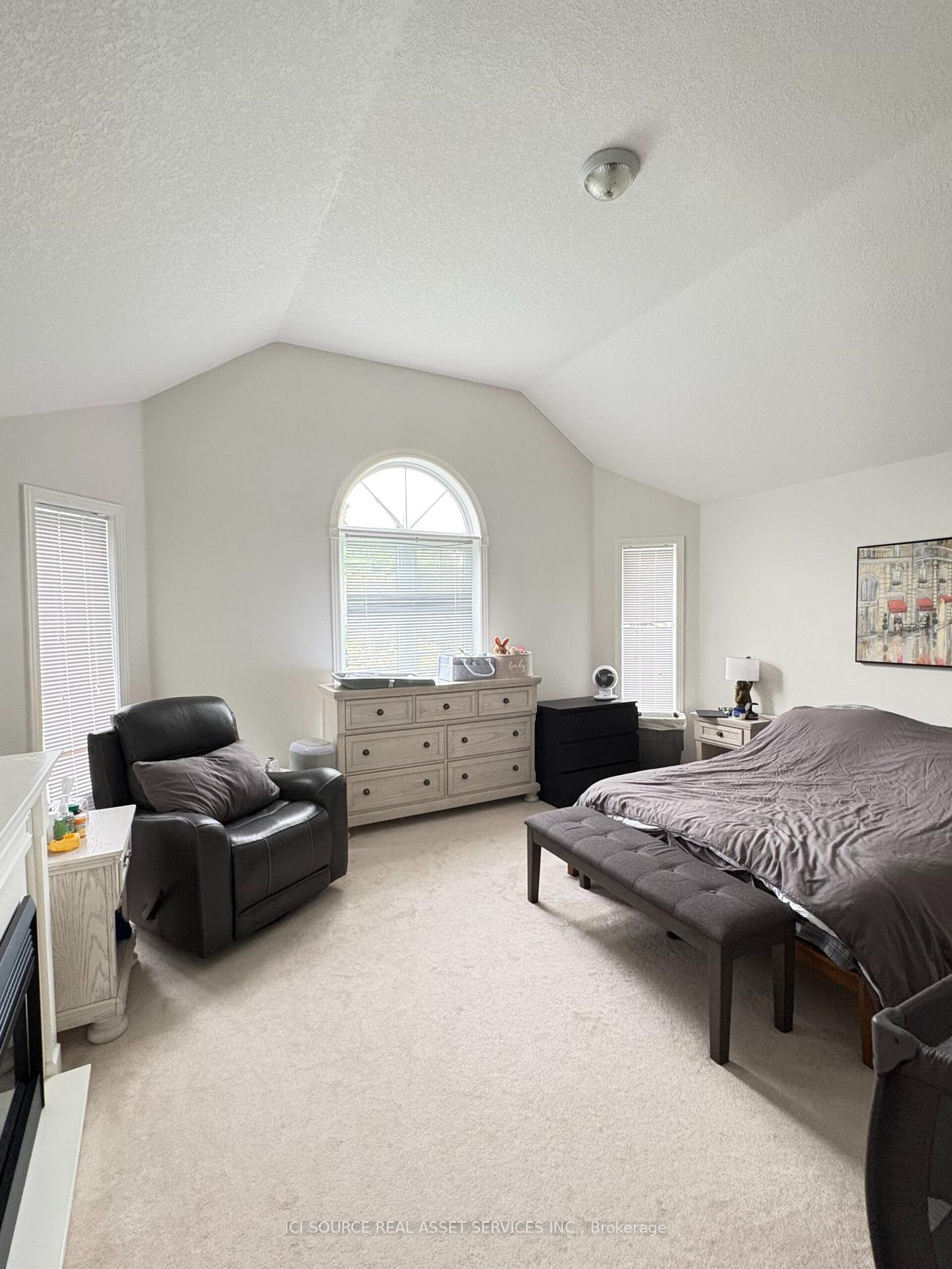 Photo 17 of 2 Woodcrest Court, Kitchener, Doon South — HOMEH
