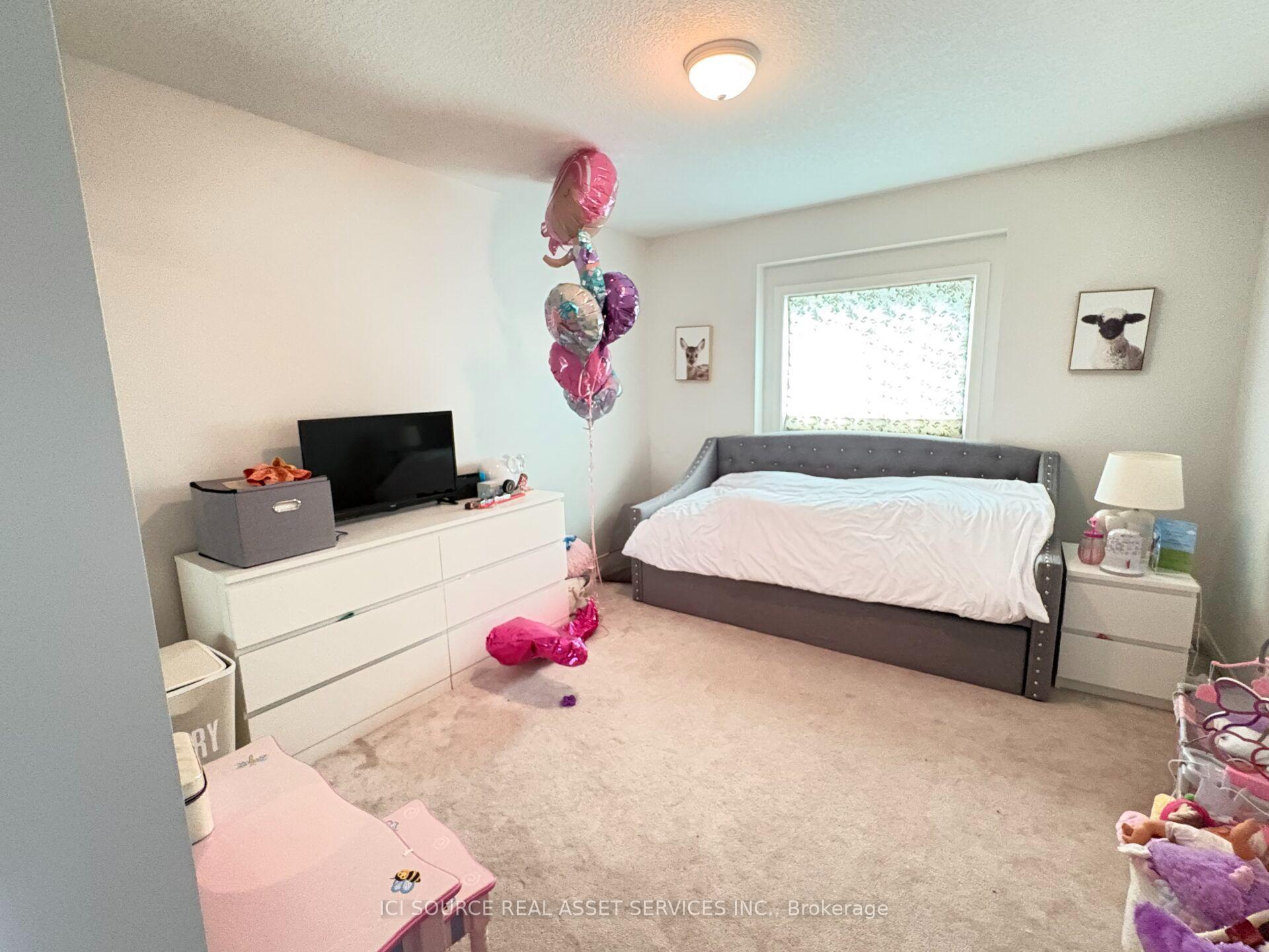 Photo 20 of 2 Woodcrest Court, Kitchener, Doon South — HOMEH