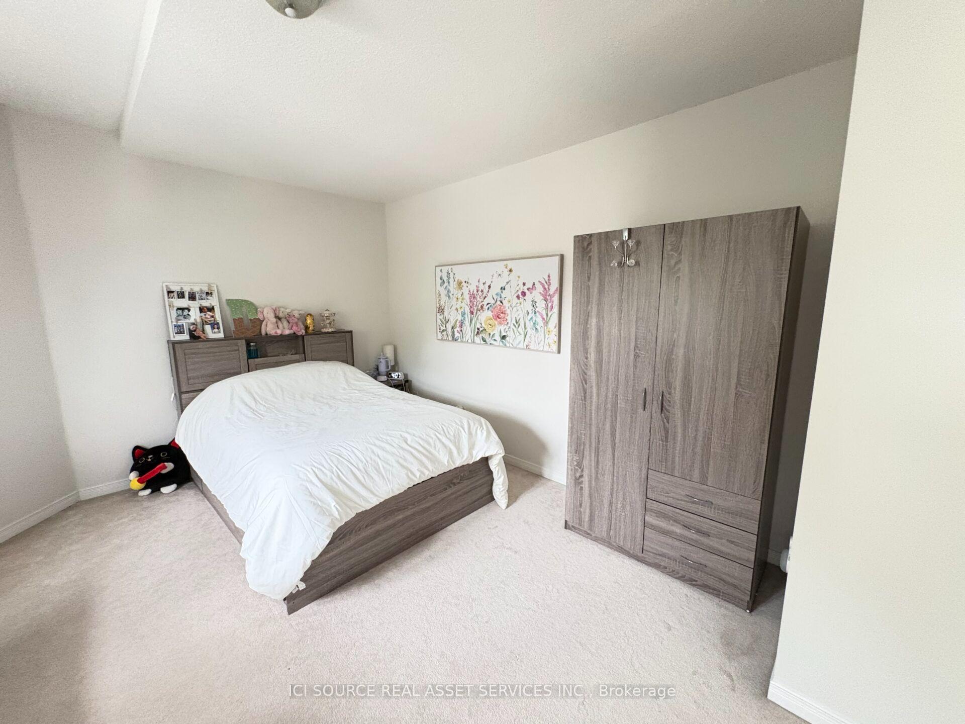 Photo 24 of 2 Woodcrest Court, Kitchener, Doon South — HOMEH