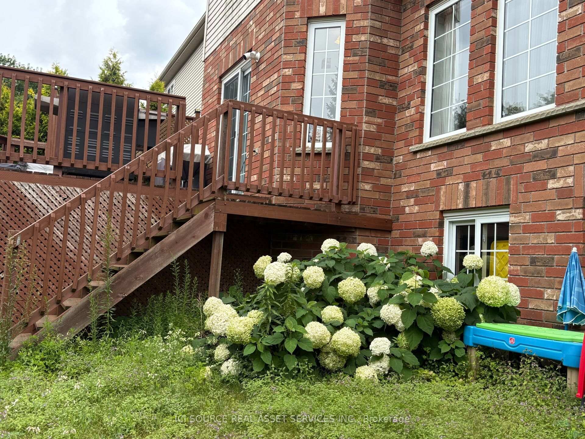 Photo 35 of 2 Woodcrest Court, Kitchener, Doon South — HOMEH