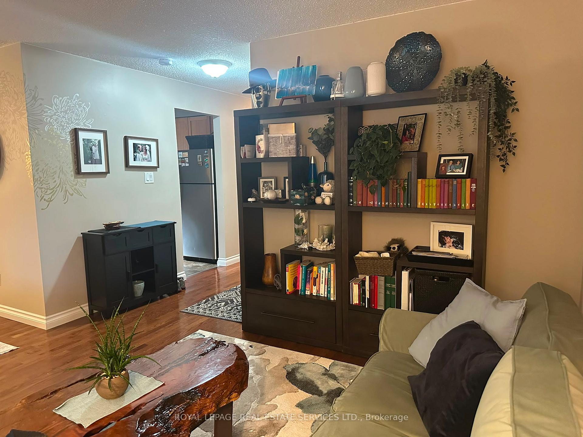 Photo 3 of Unit UPPER, 172 Queen Street, New Tecumseth, Alliston — HOMEH